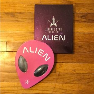 BNIB Jeffree Star Alien Palette